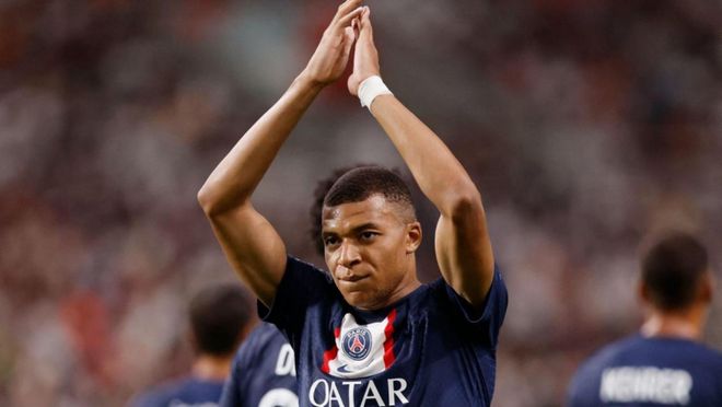 会在泳道里 会在泳道里